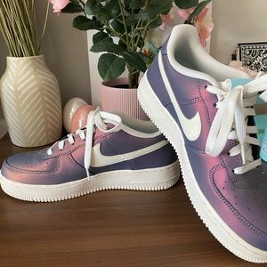 Nike Air Force 1 LV8 Iridescent